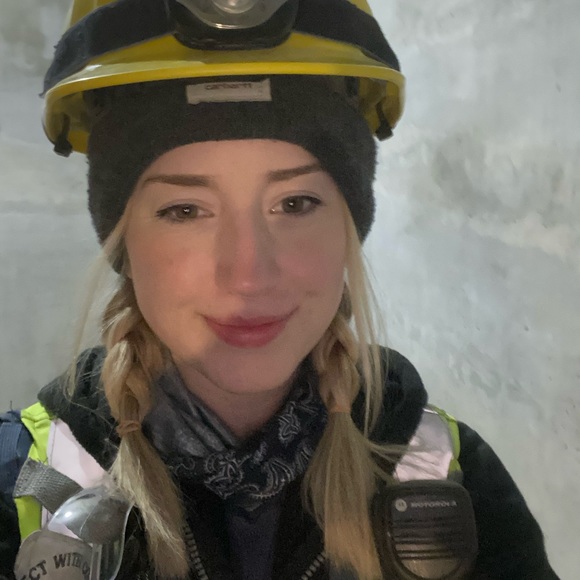 Meet your Posher, Zoe - Picture 1 of 1